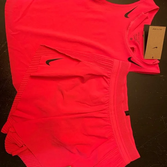 Nike AeroSwift Women's running set in Hyper Pink - Picture 2 of 2